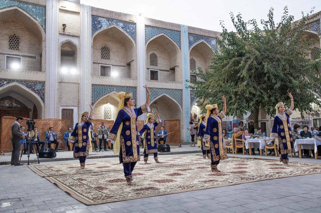 Uzbek national dance