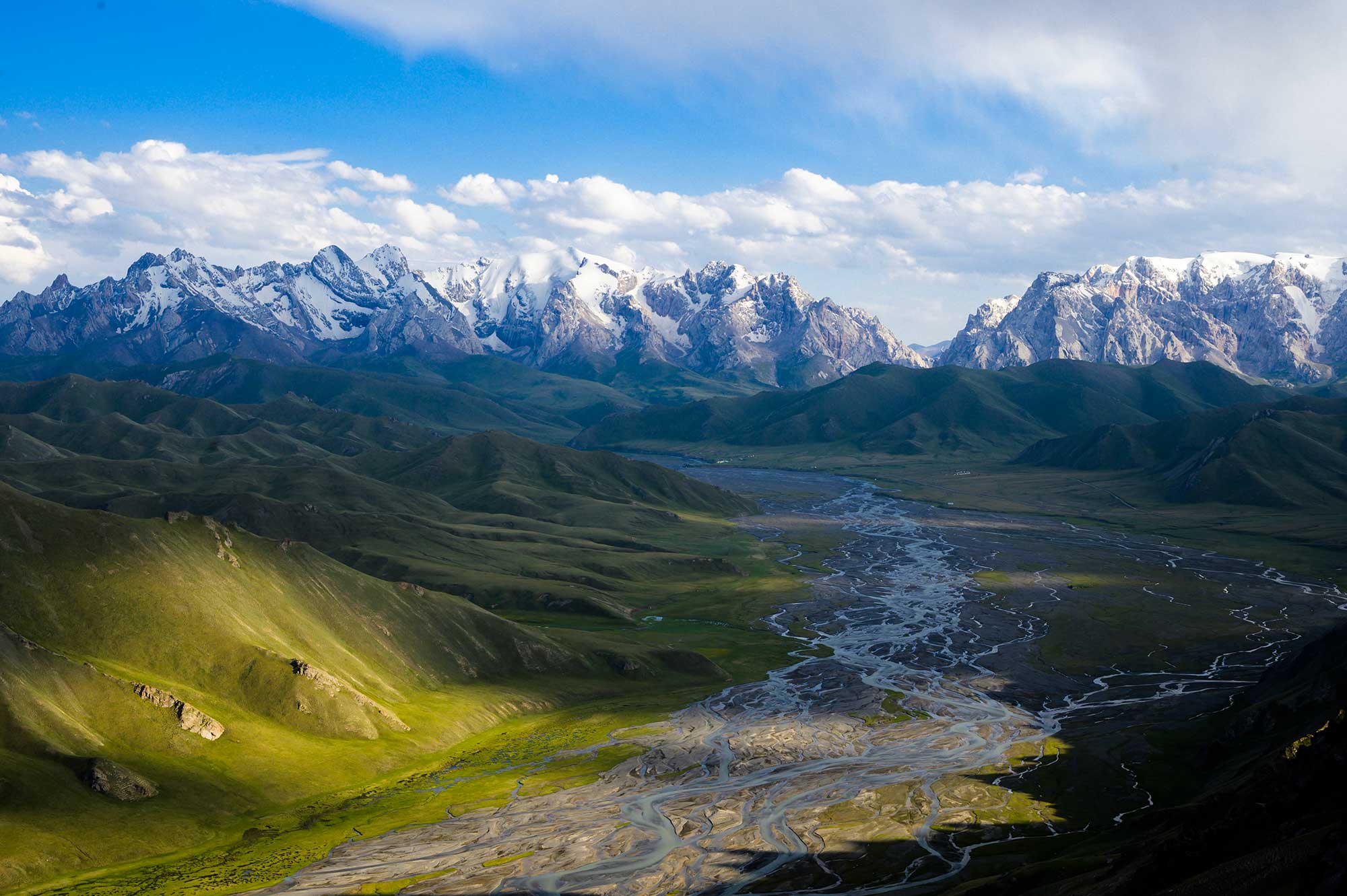 Kel-Suu Lake via Bogoshtu Pass: 6-Day Horse Trek