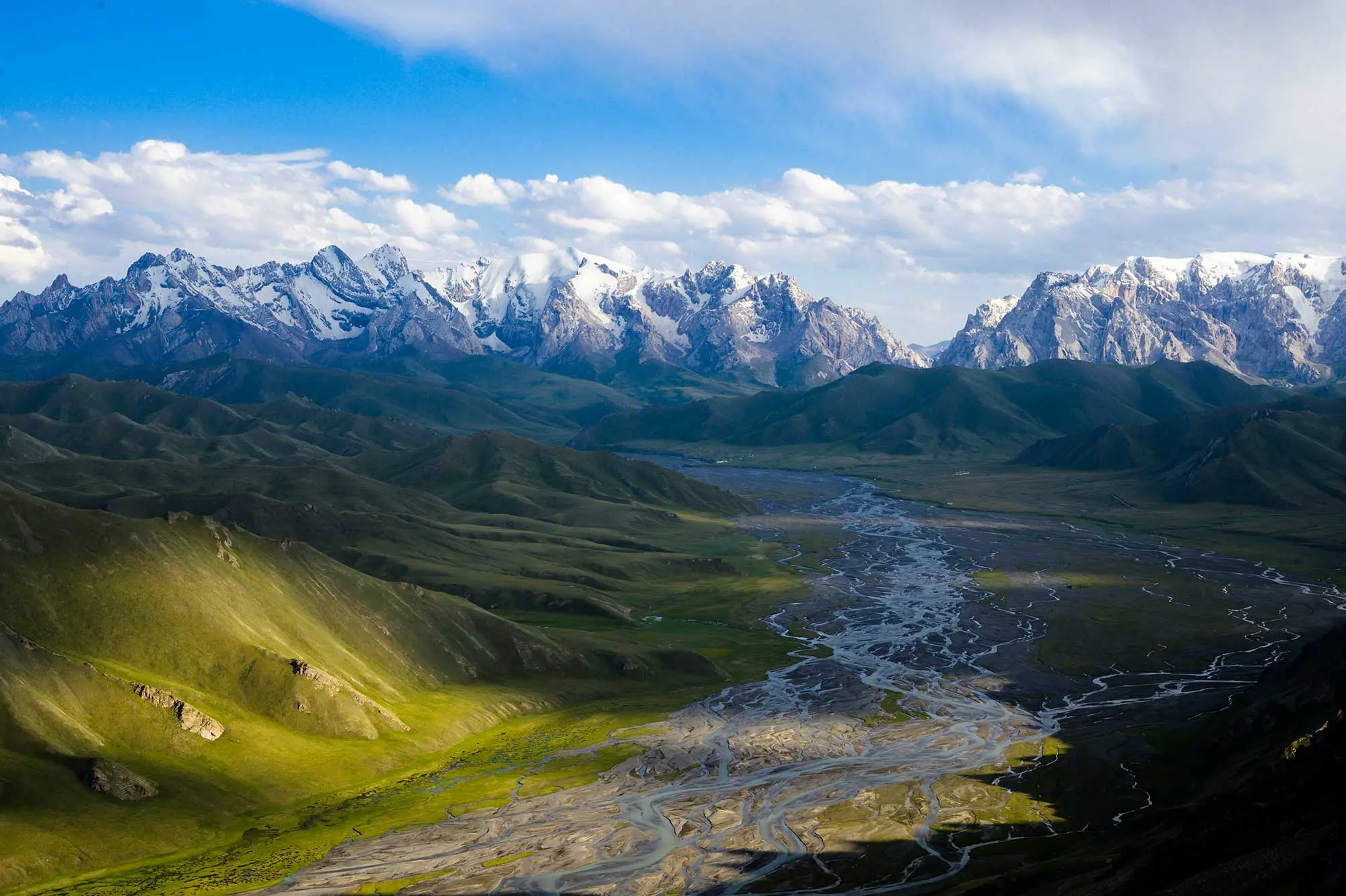 Kel-Suu Lake via Bogoshtu Pass: 6-Day Horse Trek